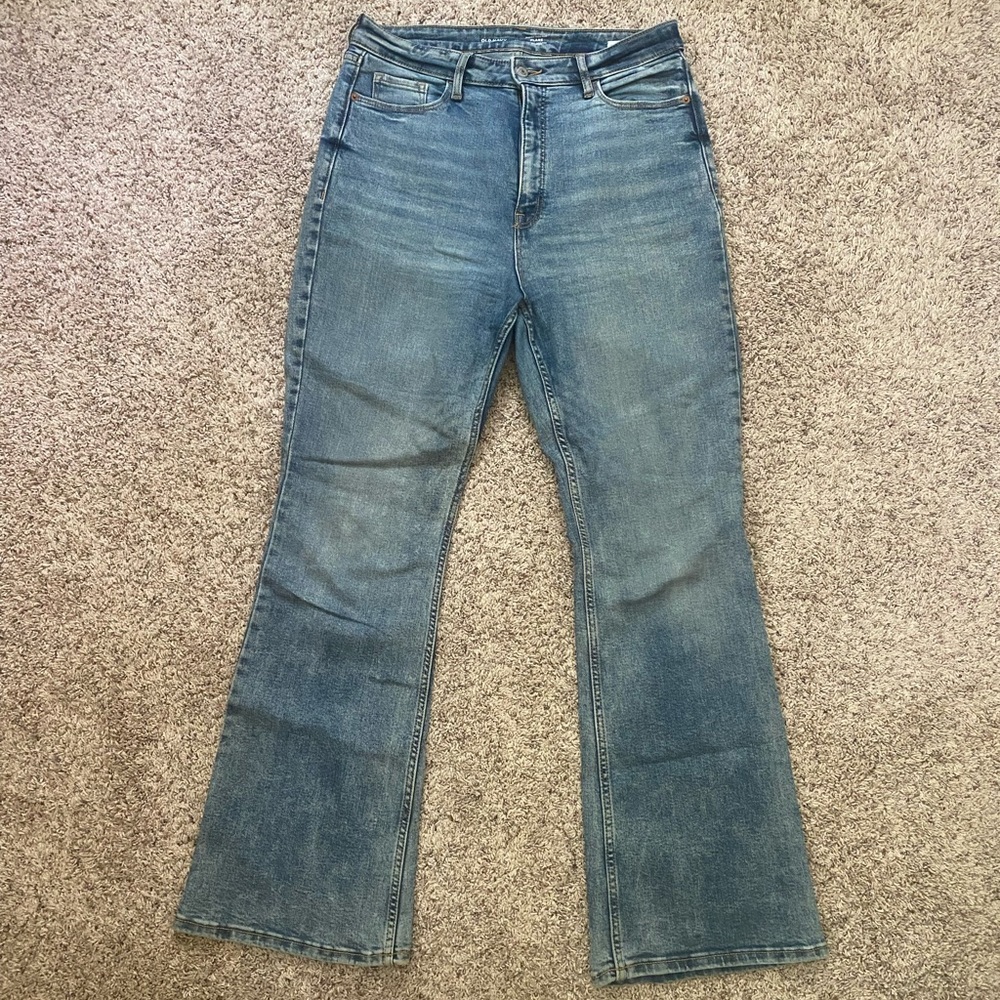 Women’s Old Navy Higher High Rise Flare with Secret Smooth Pockets size 12 - Picture 2 of 8